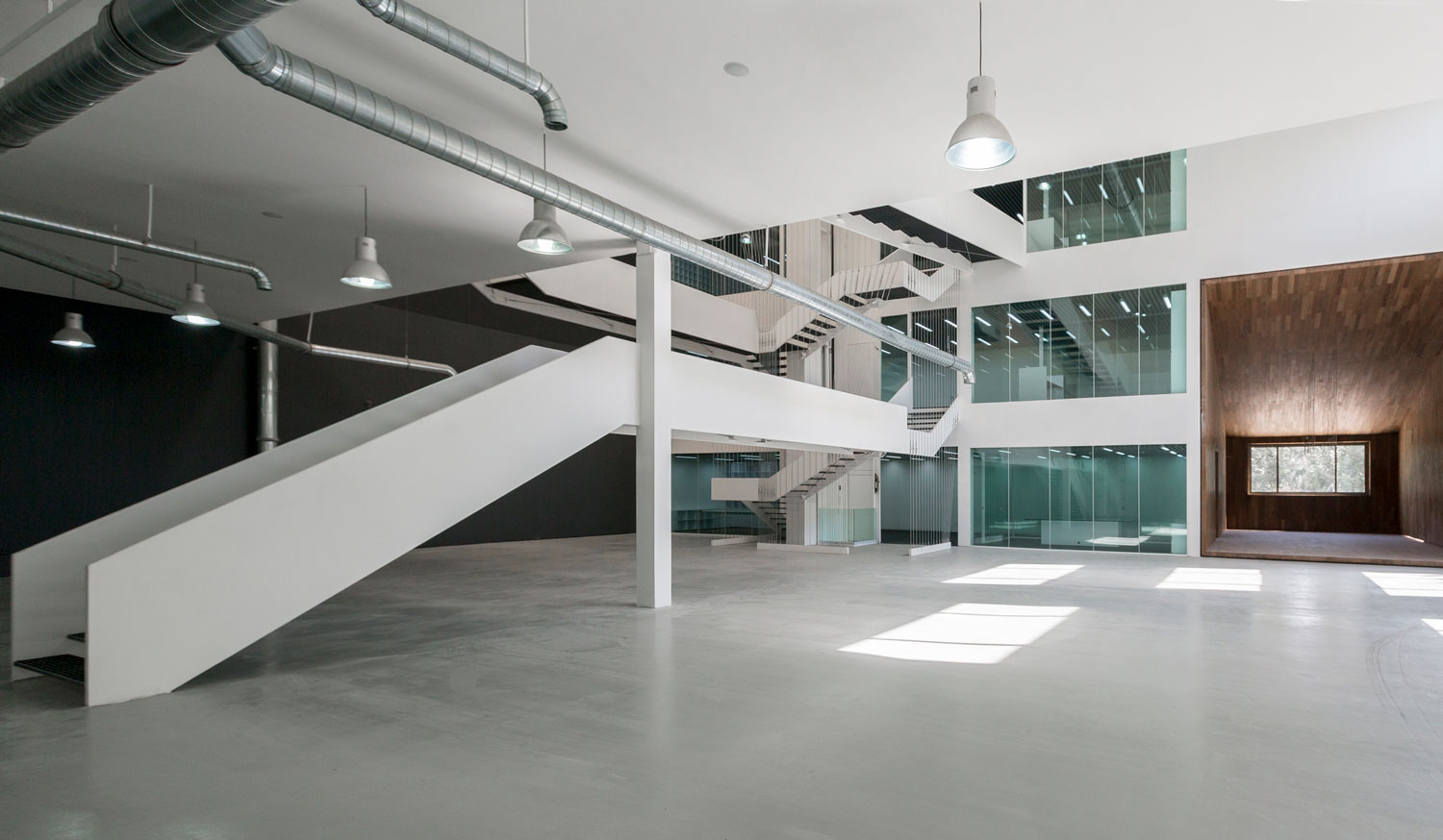 Ariochoob Showroom