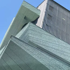 Takht-e-Tavoos Office and Commercial Building