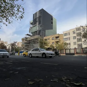 Takht-e-Tavoos Office and Commercial Building